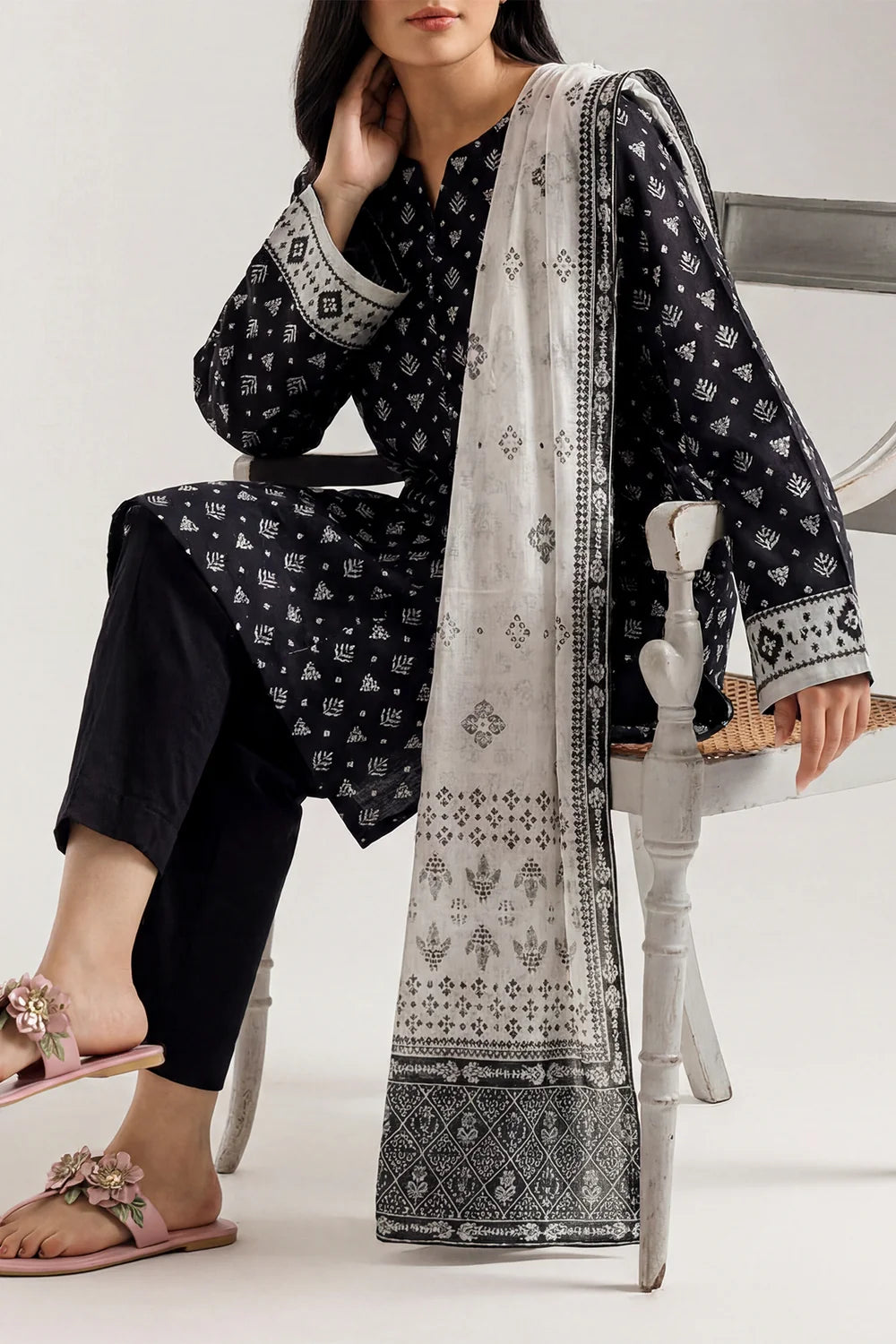 lookbook image shop_this_look_AVdw3f